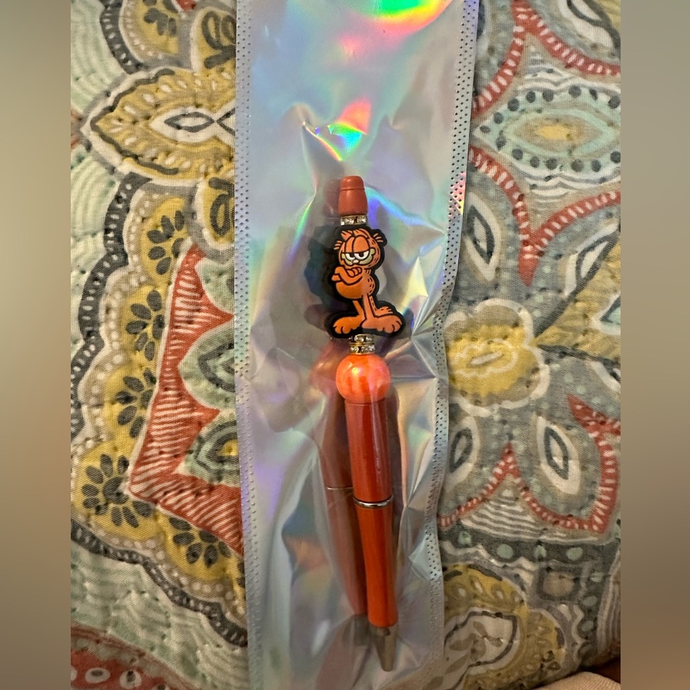 Customize pen done by my 13 year old for her school field trip this year to Wash